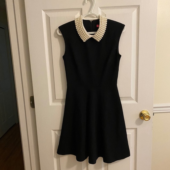 Betsey Johnson Sleeveless Knee-Length Black Dress with Faux Pearl Collar Size 2 - Picture 1 of 5